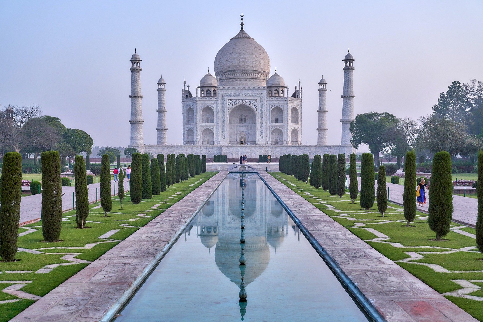 the taj mahal a place you can visit on a cruise around Asia